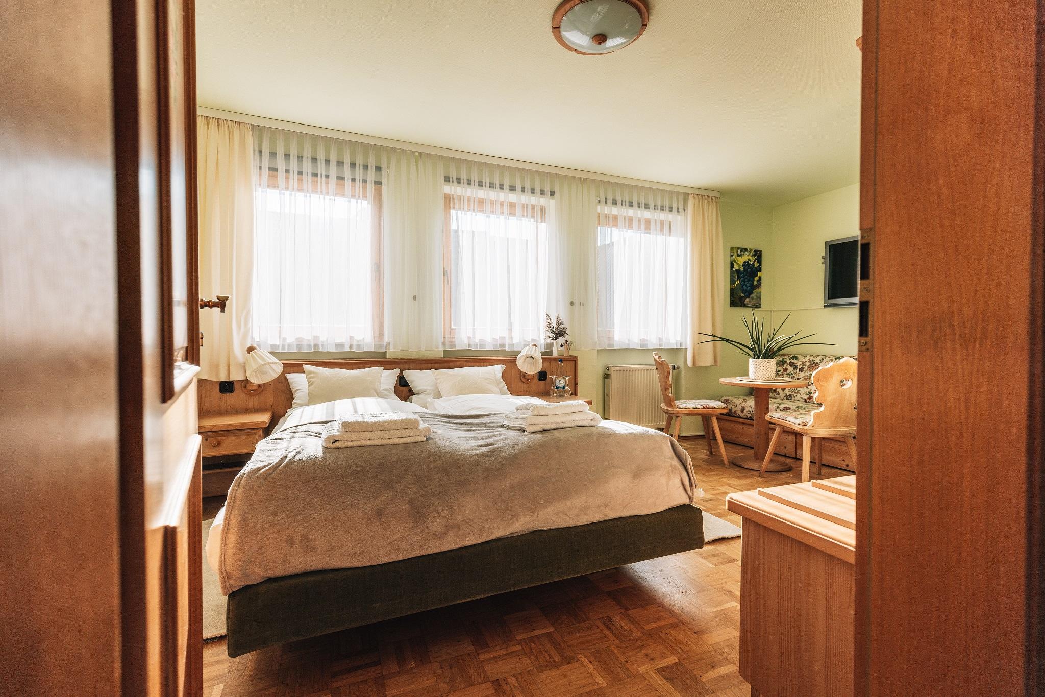 Hotel Krone Tauberrettersheim Екстер'єр фото