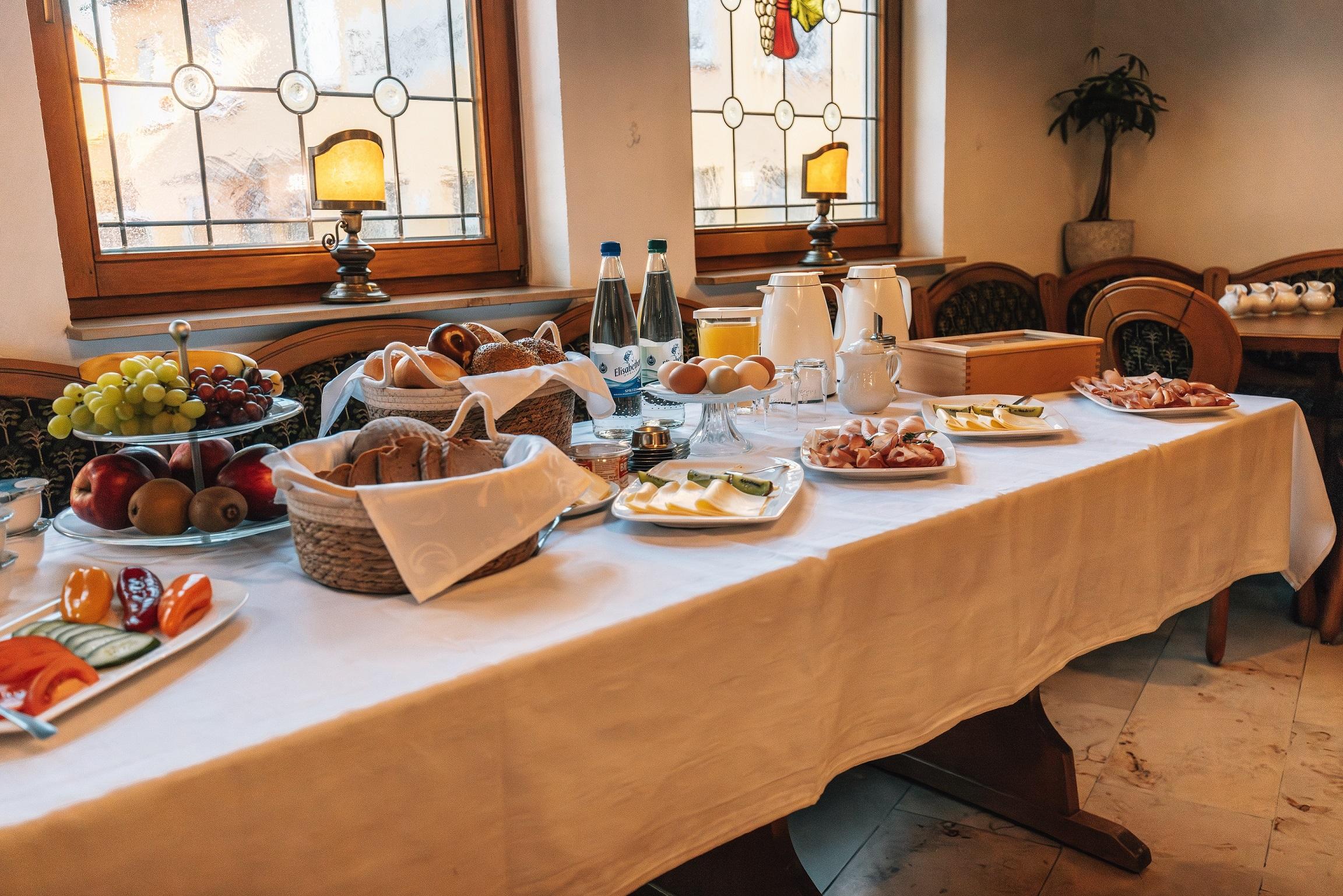 Hotel Krone Tauberrettersheim Екстер'єр фото
